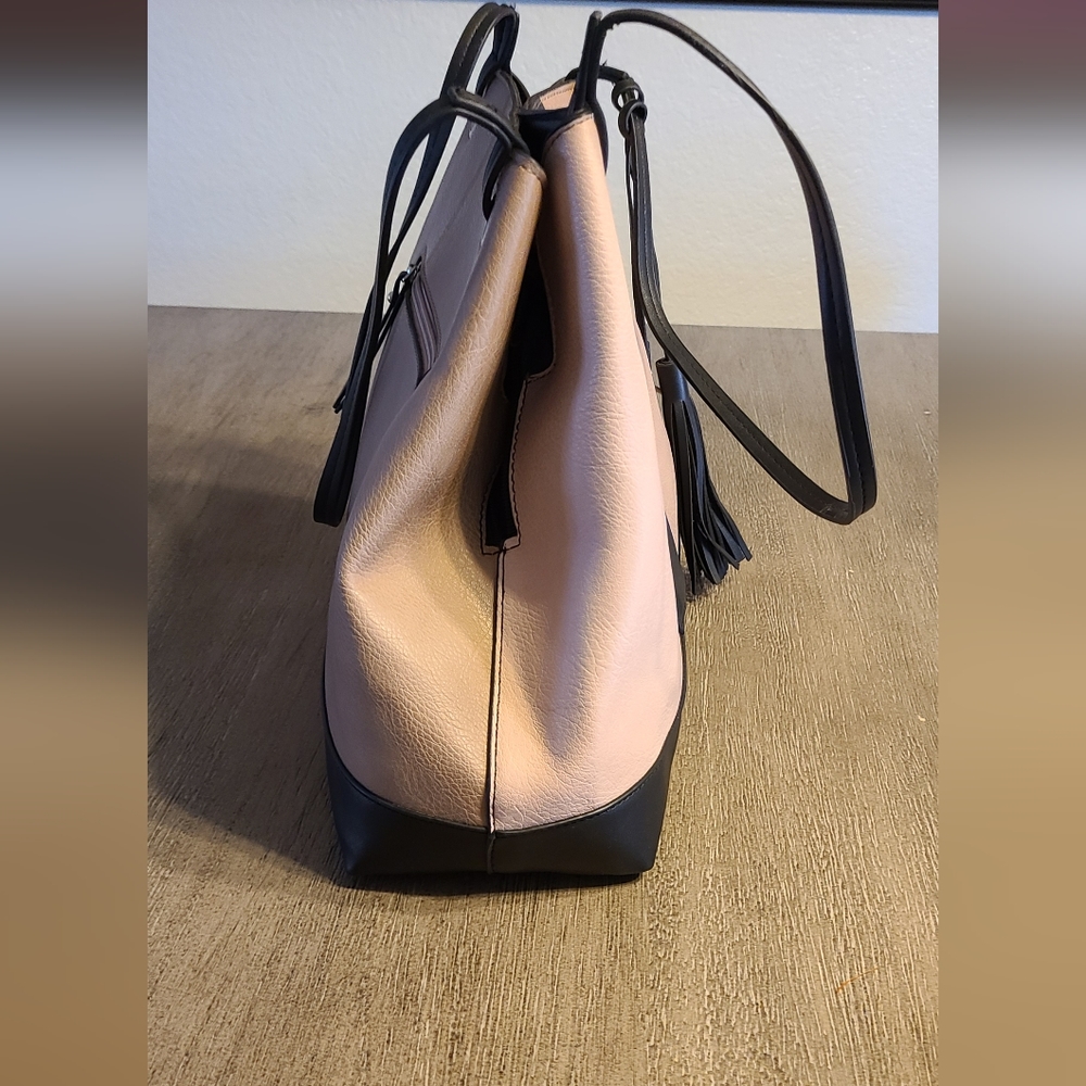 Adrienne Vittadini Tote - Picture 6 of 12